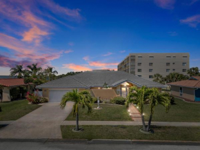 River Front Zen Retreat-Private Pool-Walk to Beach